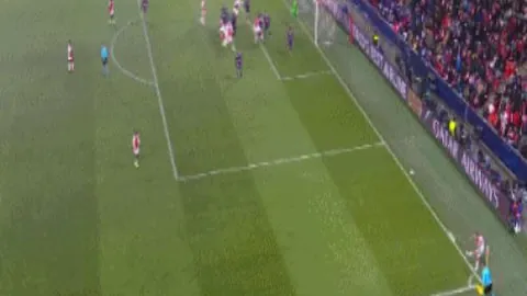 詹姆斯呼吁：紧绷对抗氛围，关键时刻或决胜负走向